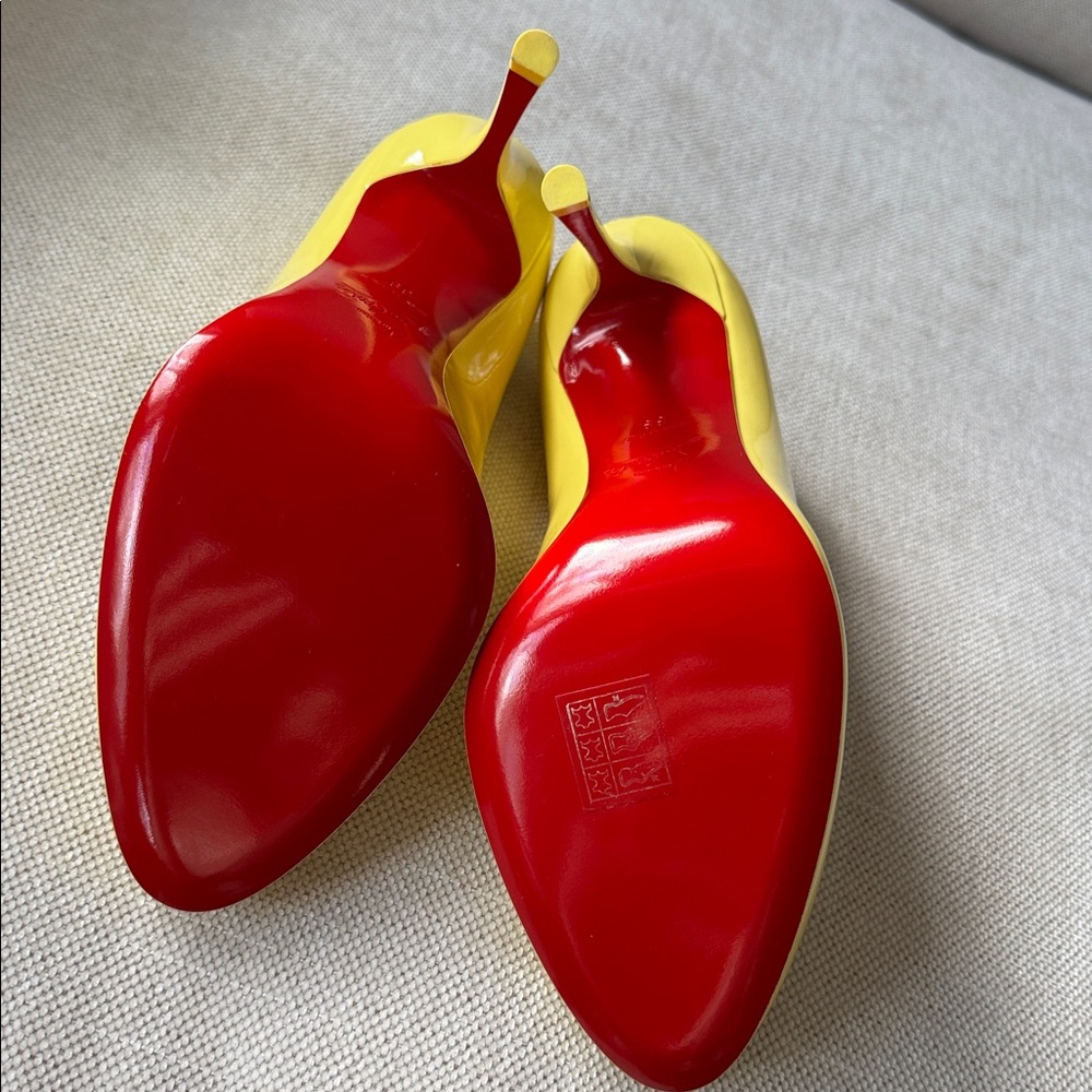 NIB CHRISTIAN LOUBOUTIN Dolly patent leather pumps 39 - Picture 9 of 9